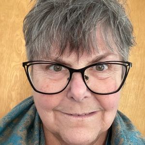 Meet your Posher, Dina